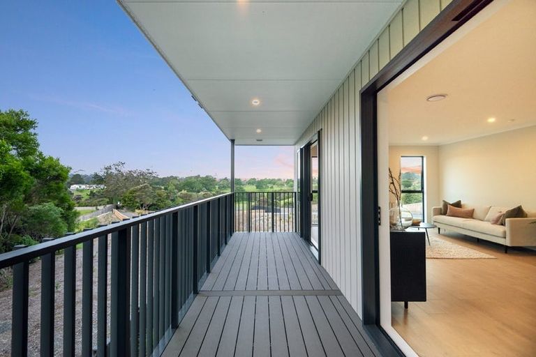 Photo of property in 8/7 Parapara Place, Albany, Auckland, 0632