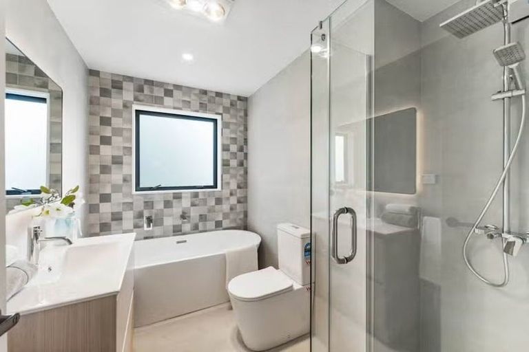 Photo of property in 4b Tawa Crescent, Manurewa, Auckland, 2102