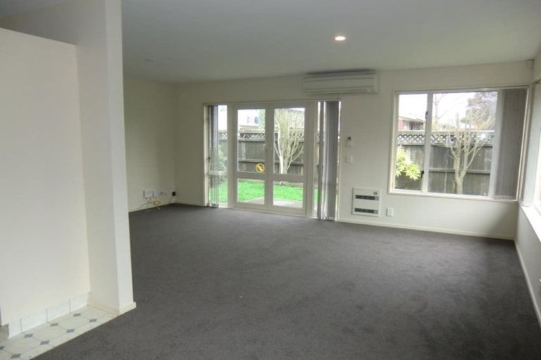 Photo of property in 4/30 Newnham Terrace, Upper Riccarton, Christchurch, 8041