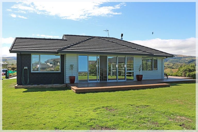 Photo of property in 17 Westwood Drive, Aokautere, Palmerston North, 4471