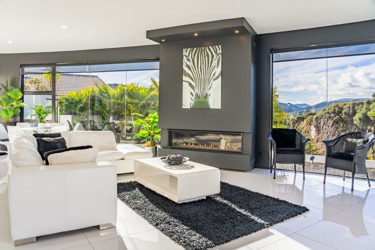 Photo of property in 1 Young Nicks Lane, Whitby, Porirua, 5024