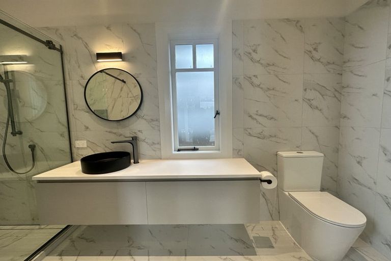 Photo of property in 50 Wairoa Road, Narrow Neck, Auckland, 0624