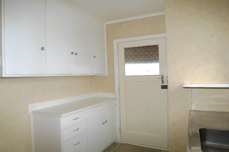 Photo of property in 6 Eruini Street, Waikanae Beach, Waikanae, 5036