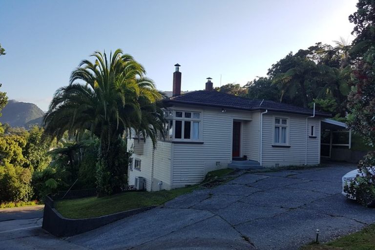 Photo of property in 11 Leith Crescent, Greymouth, 7805