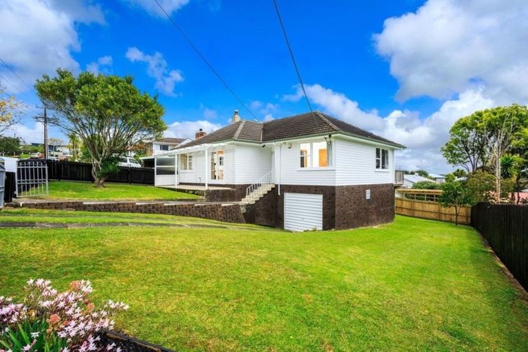Photo of property in 2/52 Verran Road, Birkdale, Auckland, 0626
