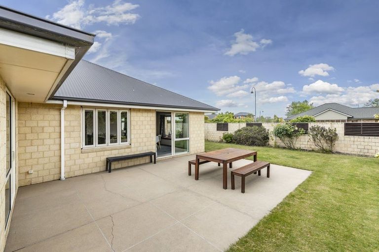 Photo of property in 5 Harrys Way, Redwood, Christchurch, 8051