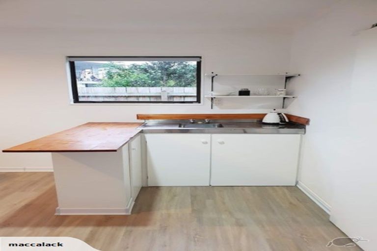 Photo of property in 7 Sullivan Avenue, Mangere Bridge, Auckland, 2022