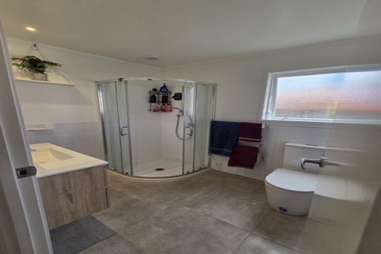 Photo of property in 2/2 Keldale Place, Forrest Hill, Auckland, 0620