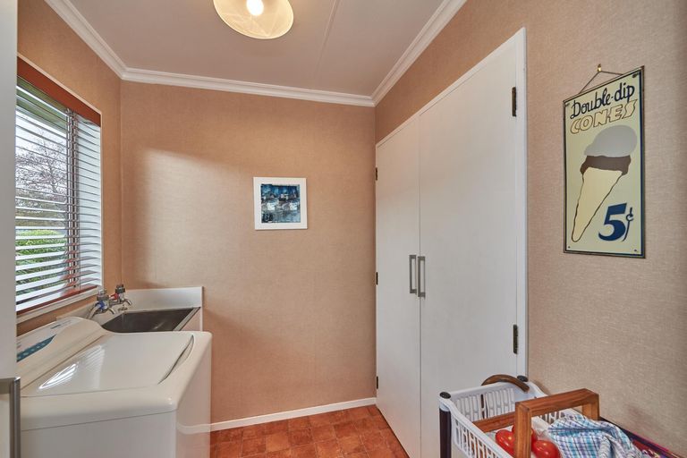 Photo of property in 55 Acacia Street, Kelvin Grove, Palmerston North, 4414