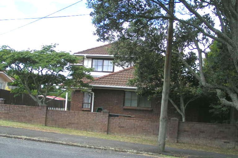 Photo of property in 1/1 Bruce Street, Northcote Point, Auckland, 0627