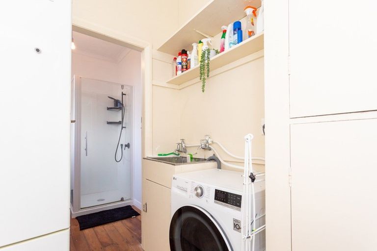 Photo of property in 64 Great North Road, Saint Johns Hill, Whanganui, 4500