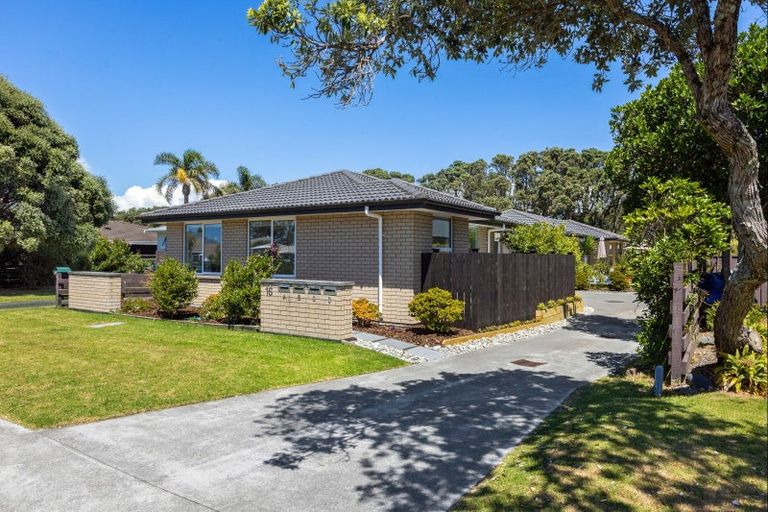 Photo of property in 16a Elizabeth Street, Orewa, 0931