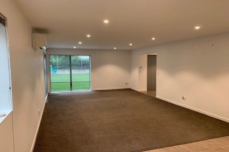 Photo of property in 18 Kellsmere Crescent, Island Bay, Wellington, 6023