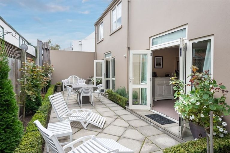 Photo of property in 43 Carlton Mill Road, Merivale, Christchurch, 8014