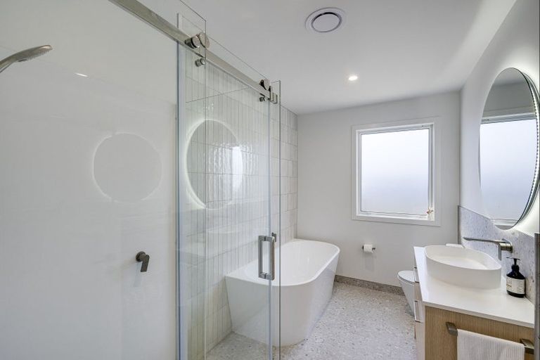 Photo of property in 46 Kenny Road, Te Awa, Napier, 4110