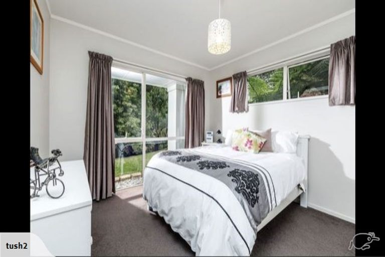 Photo of property in 10 Crestview Place, Browns Bay, Auckland, 0630