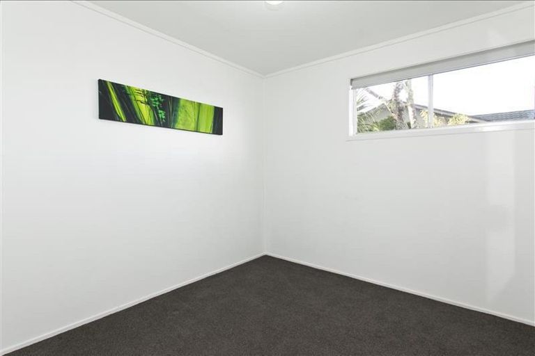 Photo of property in 1/8 Rewi Street, Torbay, Auckland, 0630