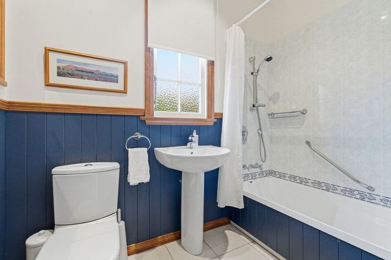 Photo of property in 3 Selwyn Crescent, College Estate, Whanganui, 4500