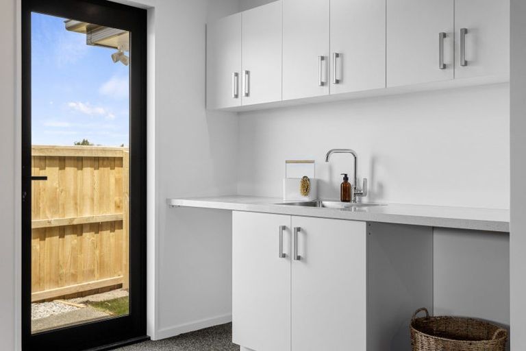 Photo of property in 7 Yates Place, Amberley, 7410