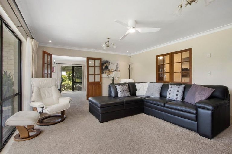Photo of property in 35 Links View Drive, Omokoroa, 3114