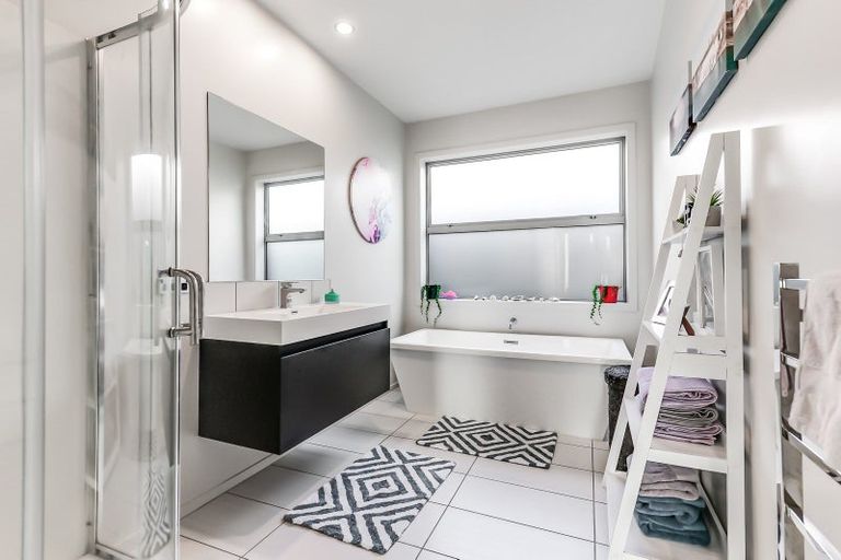 Photo of property in 112 Te Huia Drive, Flagstaff, Hamilton, 3210