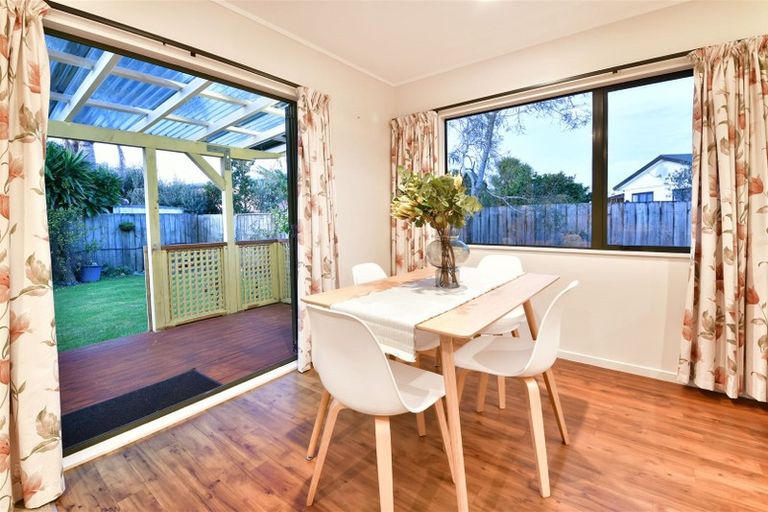 Photo of property in 5a Lillian Place, Orewa, 0931