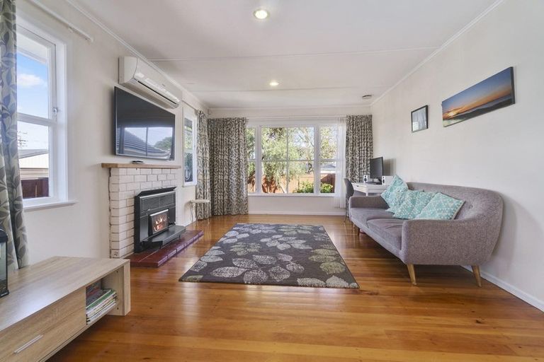 Photo of property in 36 Totara Road, Te Atatu Peninsula, Auckland, 0610