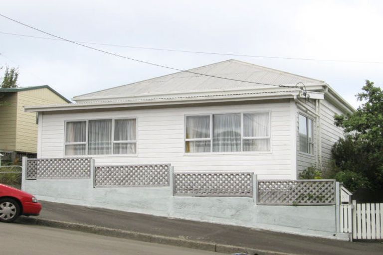 Photo of property in 1 Stirling Street, Berhampore, Wellington, 6023