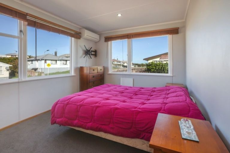 Photo of property in 11 Desert Gold Street, Ascot Park, Porirua, 5024