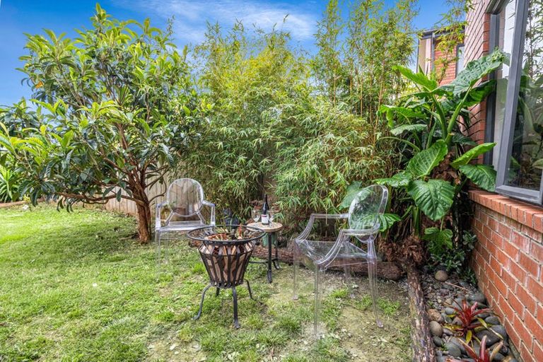 Photo of property in 32 Secoia Crescent, Mangere, Auckland, 2022