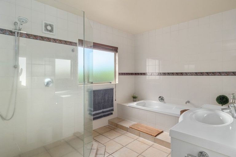 Photo of property in 146b Oceanview Road, Mount Maunganui, 3116