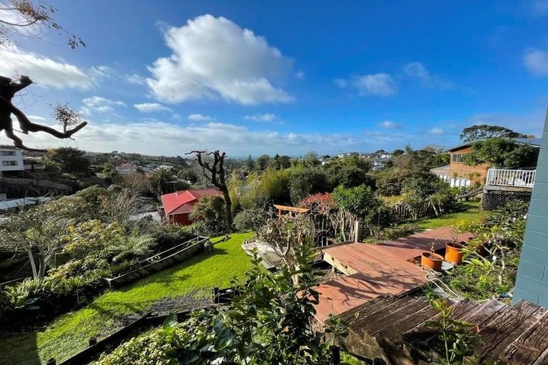 Photo of property in 1/431 East Coast Road, Mairangi Bay, Auckland, 0630