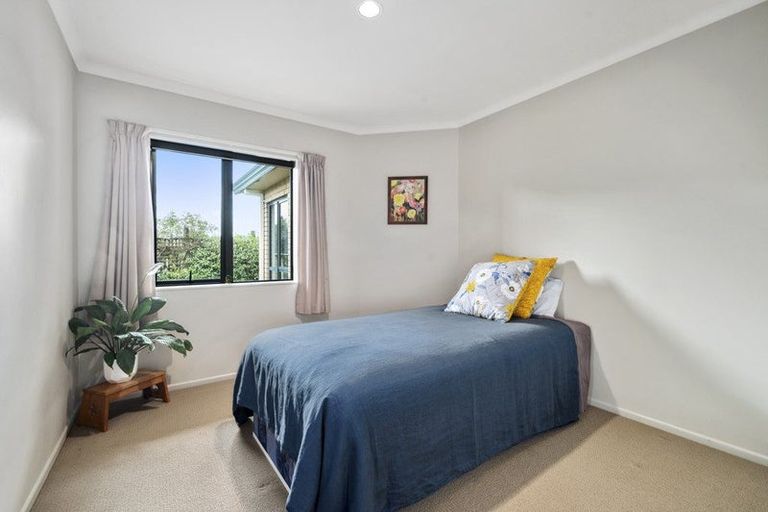 Photo of property in 56 Aquarius Drive, Kawaha Point, Rotorua, 3010