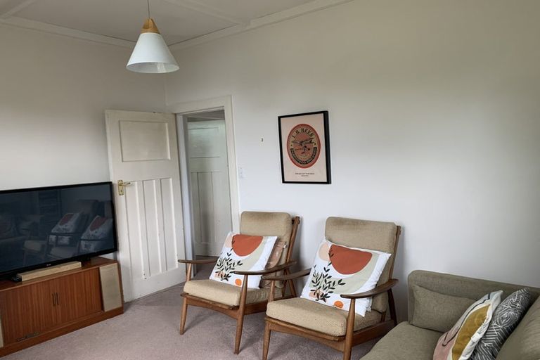 Photo of property in 5 Linwood Way, Island Bay, Wellington, 6023