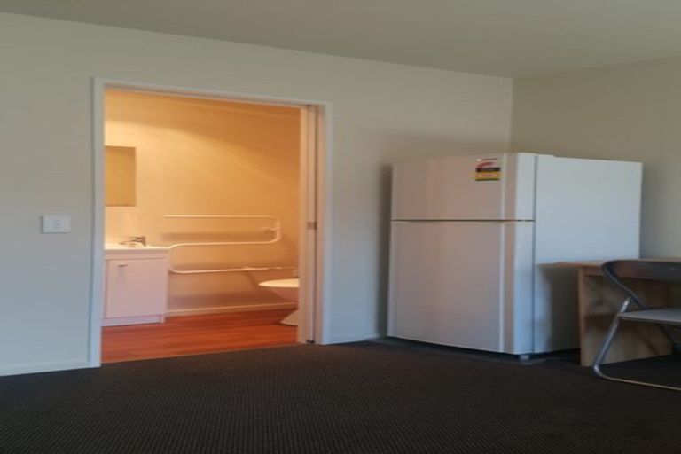 Photo of property in 100 Rattray Street, Riccarton, Christchurch, 8041