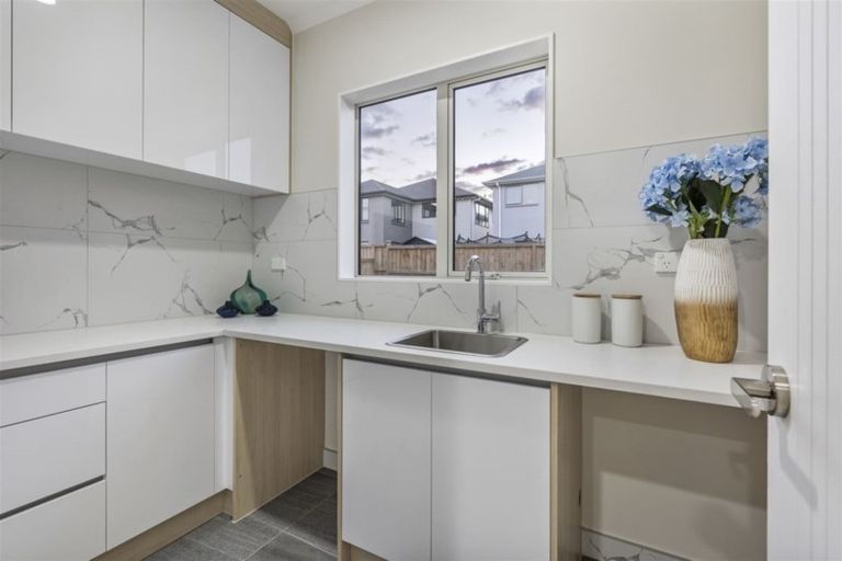 Photo of property in 24 Koropa Road, Flat Bush, Auckland, 2019