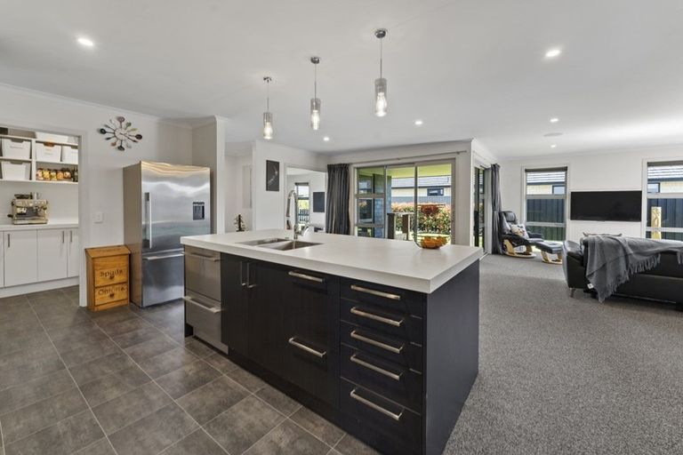 Photo of property in 16 Magnetic Place, Cromwell, 9310