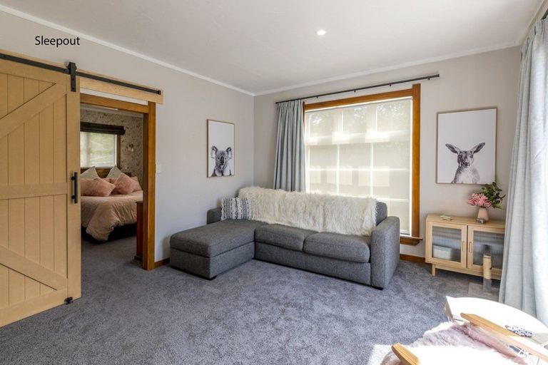 Photo of property in 1070 Queen Street East, Levin, 5510