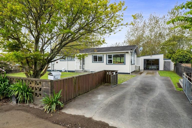 Photo of property in 10 Karaka Street, Inglewood, 4330