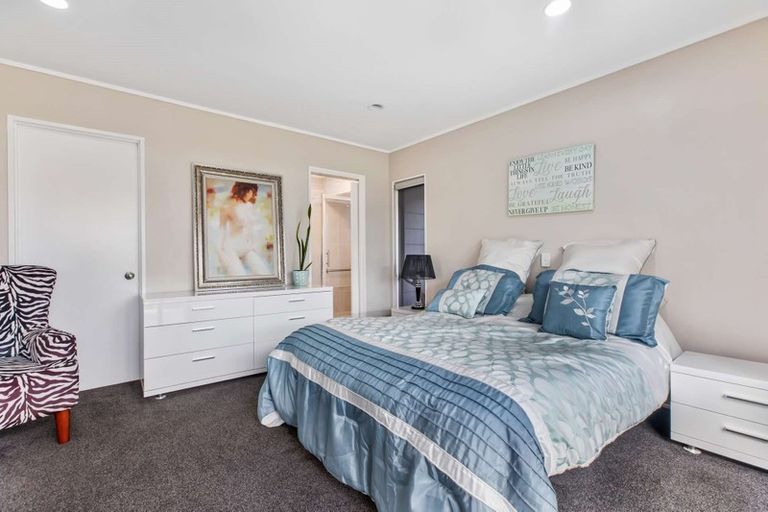 Photo of property in 2/83 Meadowland Drive, Somerville, Auckland, 2014