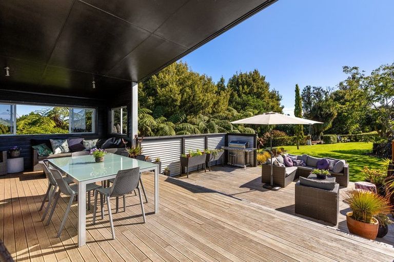 Photo of property in 418 Kaipikari Road, Urenui, 4375