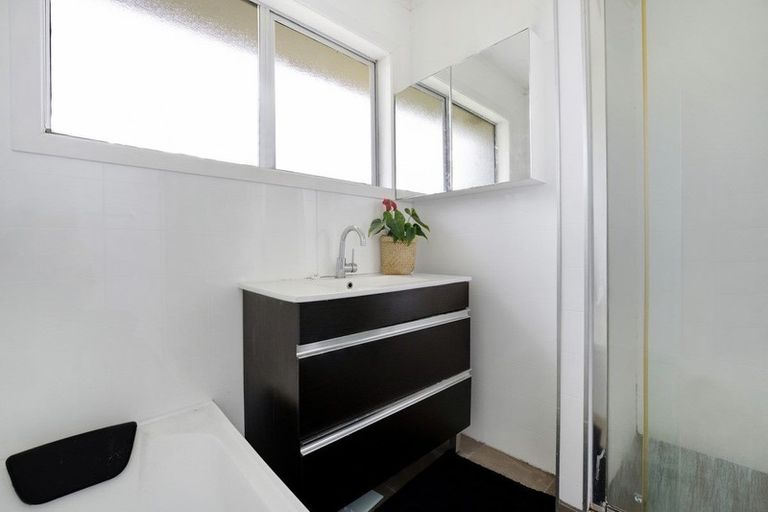 Photo of property in 12 Tiari Place, Mangere East, Auckland, 2024