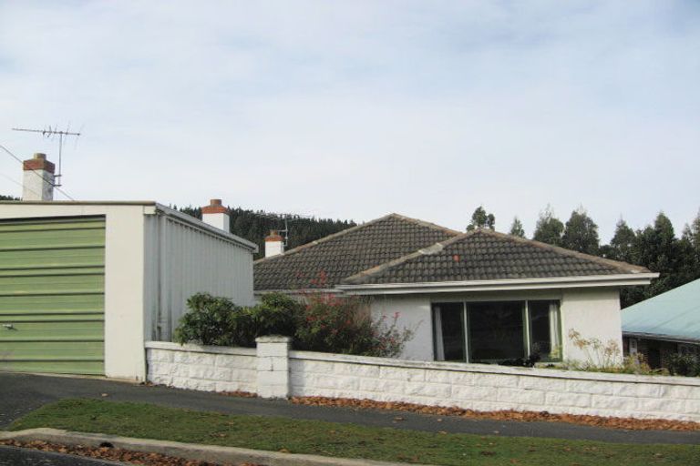 Photo of property in 24 Grandview Crescent, Opoho, Dunedin, 9010