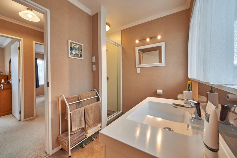 Photo of property in 55 Acacia Street, Kelvin Grove, Palmerston North, 4414