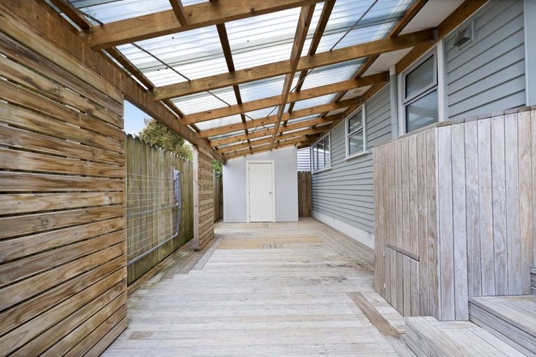 Photo of property in 129 Riverpark Crescent, Henderson, Auckland, 0610