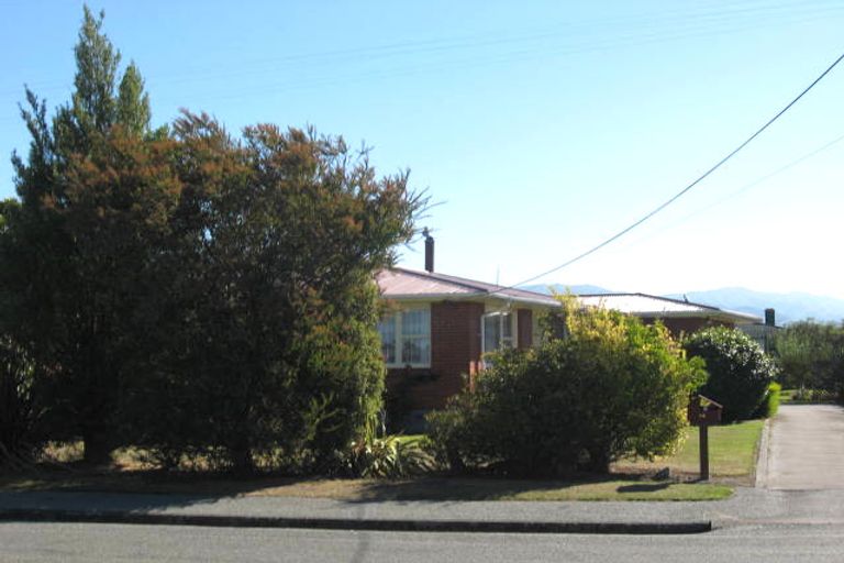 Photo of property in 18 Herbert Street, Waimate, 7924