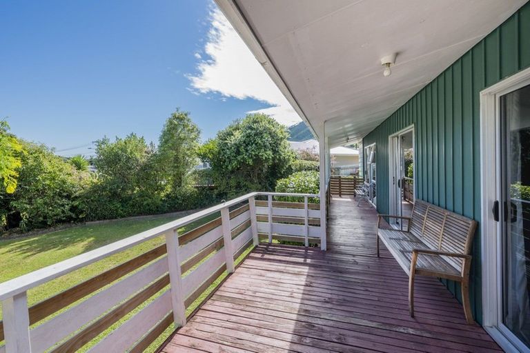 Photo of property in 21 Ruru Street, Waikanae, 5036