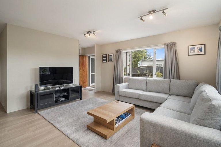 Photo of property in 2/47 Te Hatepe Avenue, Taupo, 3330
