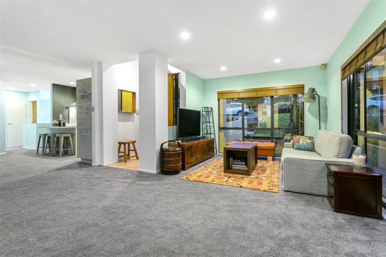 Photo of property in 21 Wairere Road, Torbay, Auckland, 0630