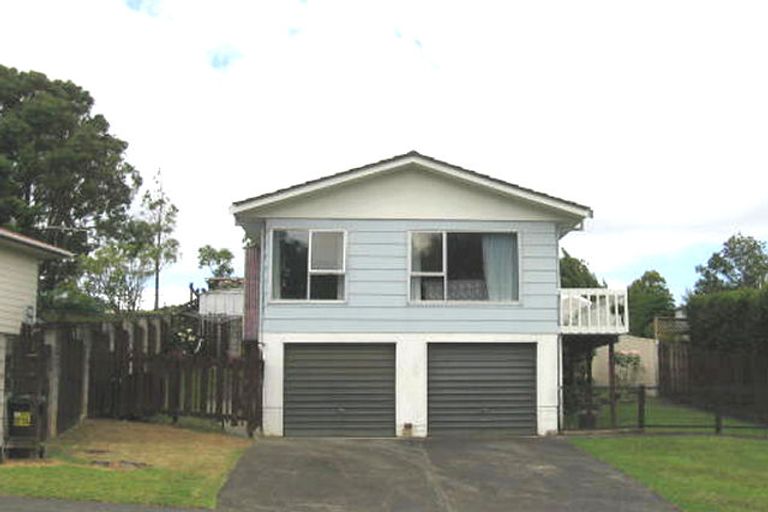 Photo of property in 2/117 Lynn Road, Bayview, Auckland, 0629